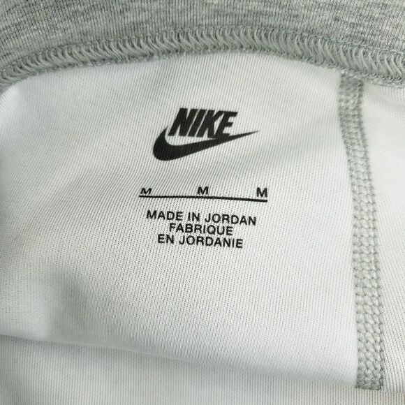 NIKE SPORTSWEAR CLASSIC HIGHWAISTED 8 BIKER SHORTS DV7797 WOMEN'S SIZE MED NWT - Picture 2 of 8